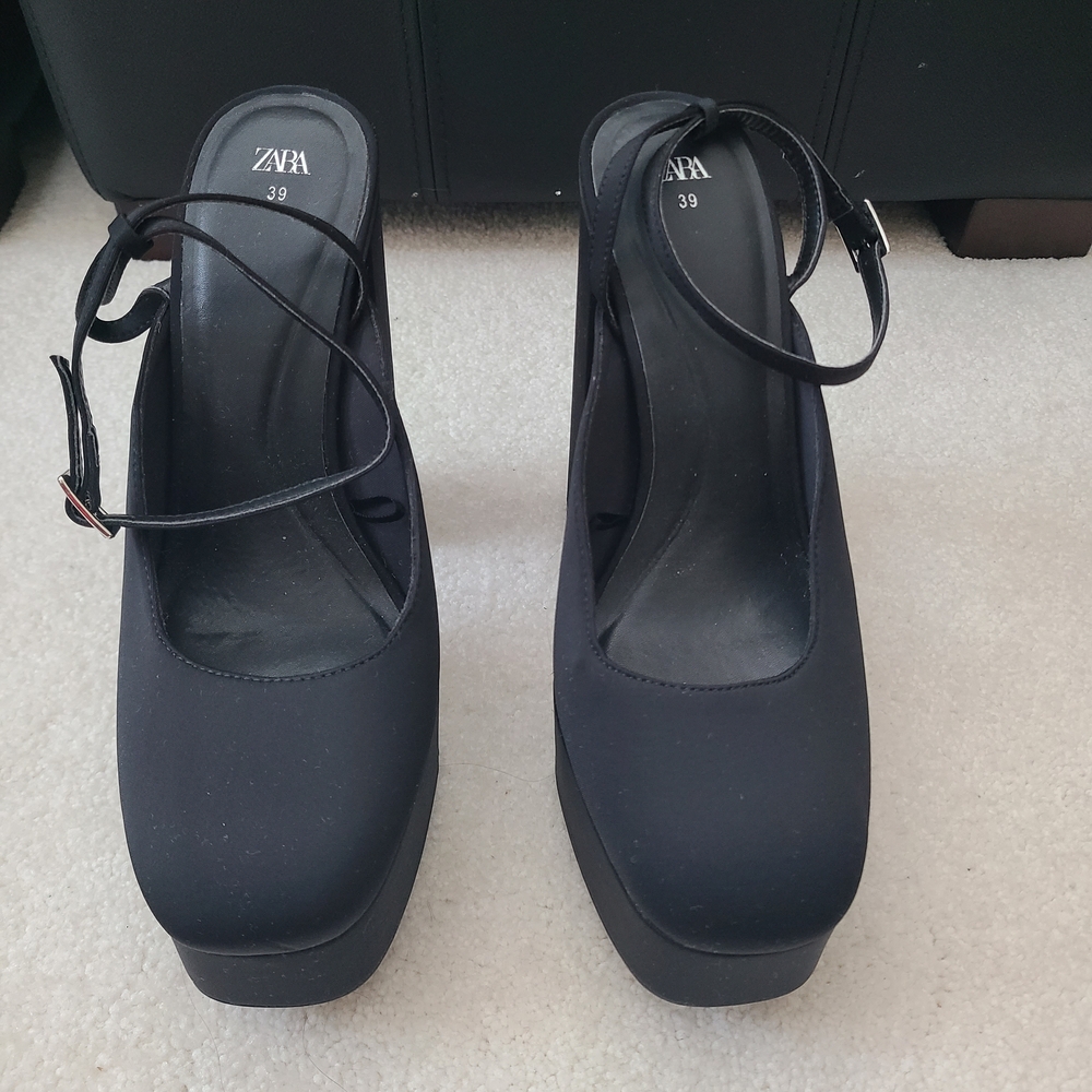 Like New Zara Black Women's Platform Shoes